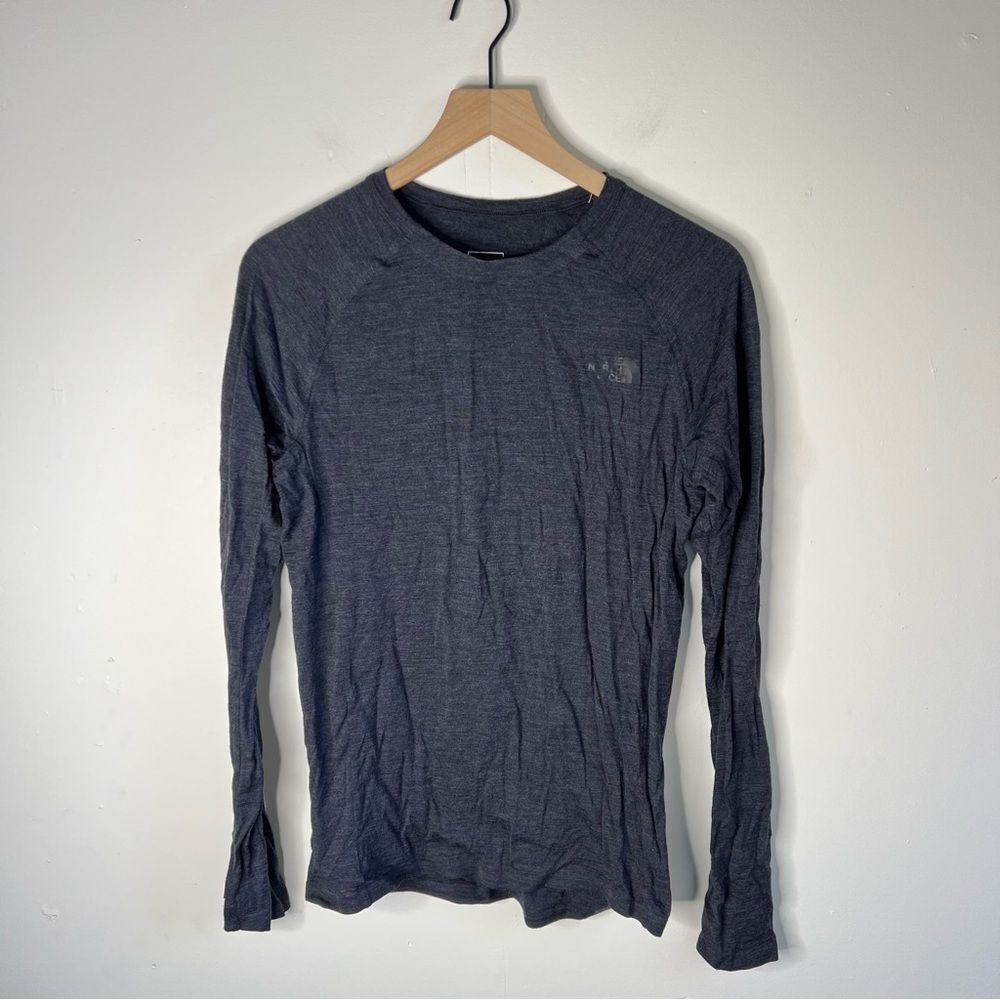 The North Face Men's Charcoal Long Sleeve Wool Baselayer Tee size Small